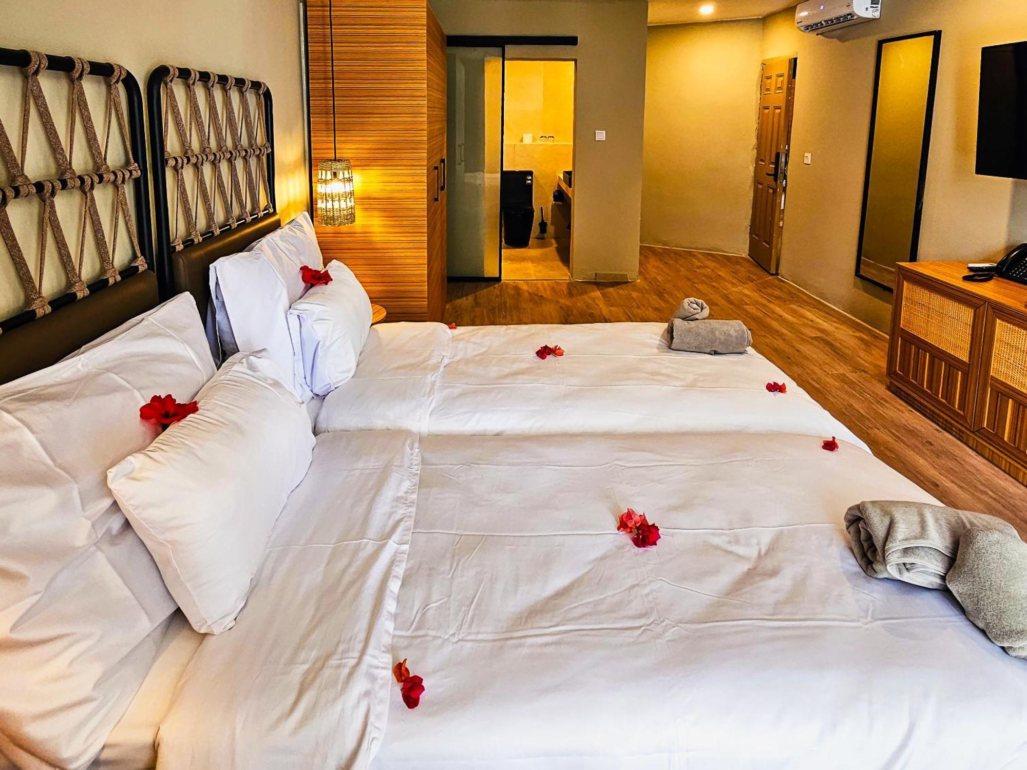 Kombo Beach Resort Serrekunda Dış mekan fotoğraf