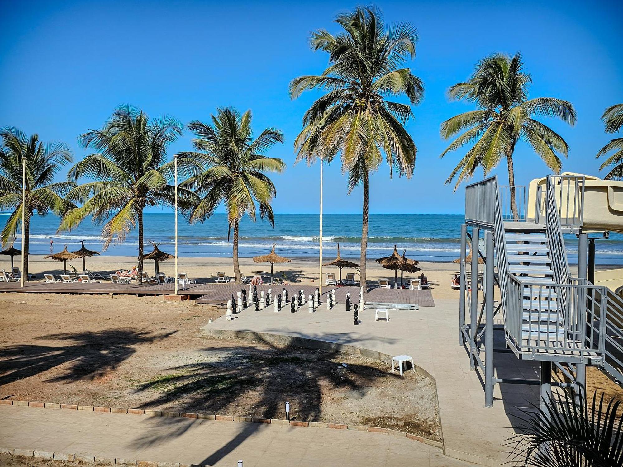 Kombo Beach Resort Serrekunda Dış mekan fotoğraf