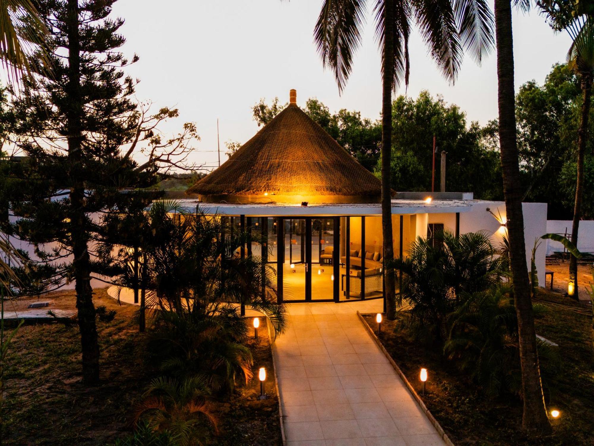 Kombo Beach Resort Serrekunda Dış mekan fotoğraf